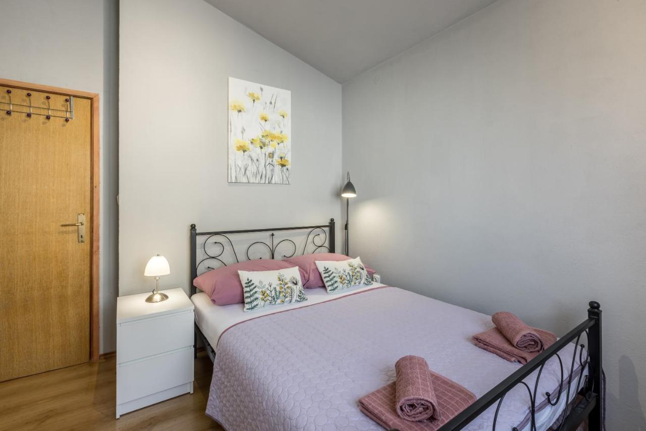 Apartment Lamaro Kaštela Eksteriør bilde