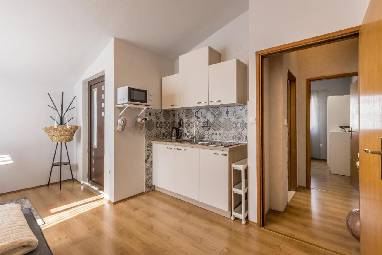 Apartment Lamaro Kaštela Eksteriør bilde