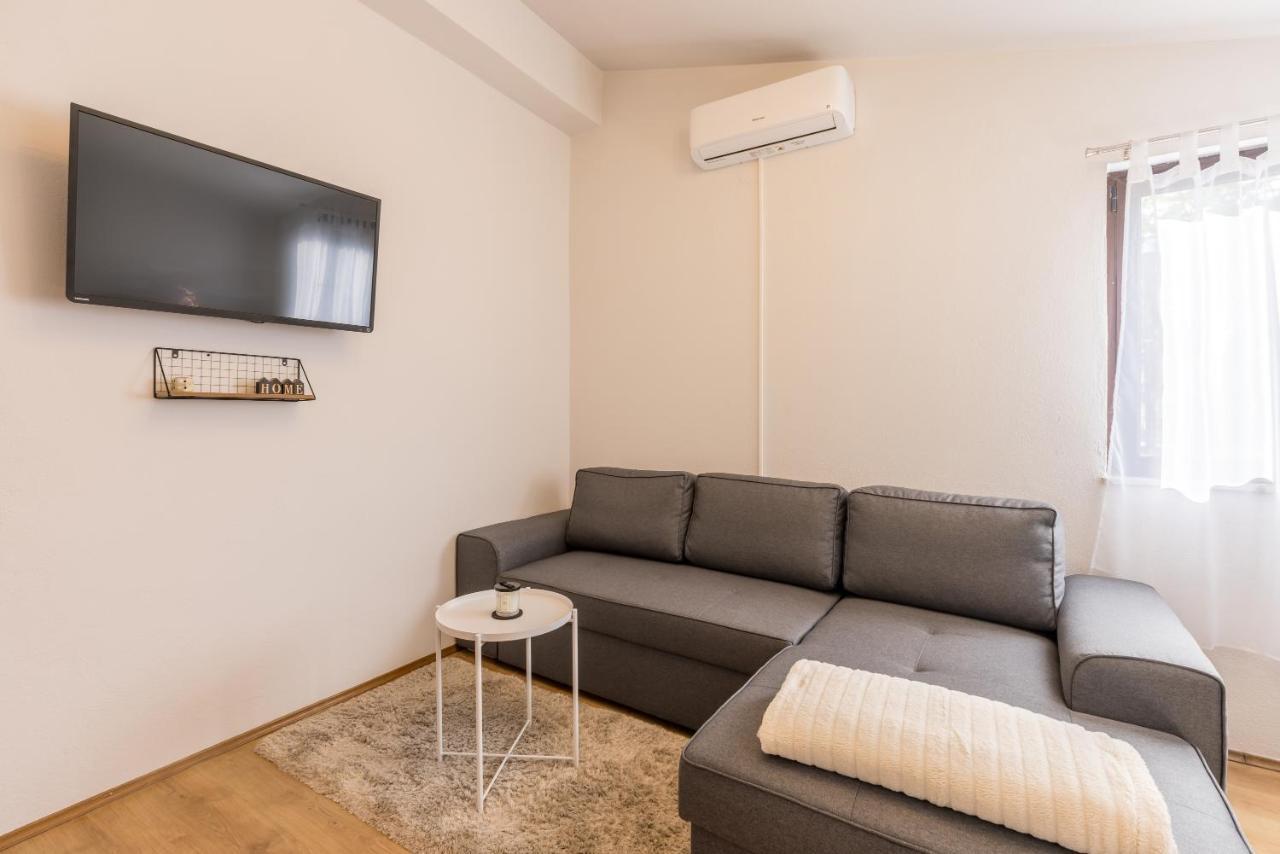 Apartment Lamaro Kaštela Eksteriør bilde