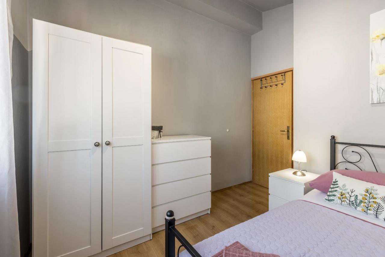 Apartment Lamaro Kaštela Eksteriør bilde