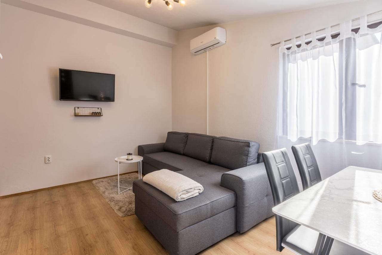 Apartment Lamaro Kaštela Eksteriør bilde