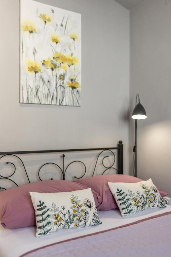 Apartment Lamaro Kaštela Eksteriør bilde